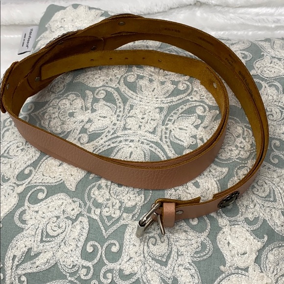 Gail Labelle genuine leather belt peach color - Picture 2 of 7